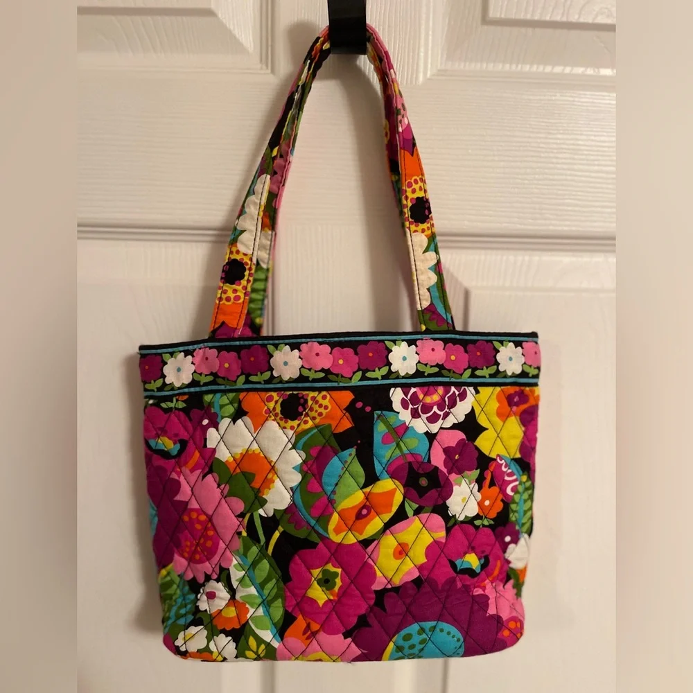 Vera Bradley retired Va Va Bloom small tote bag 11” x 8.5” x 3.5”. - Picture 2 of 8